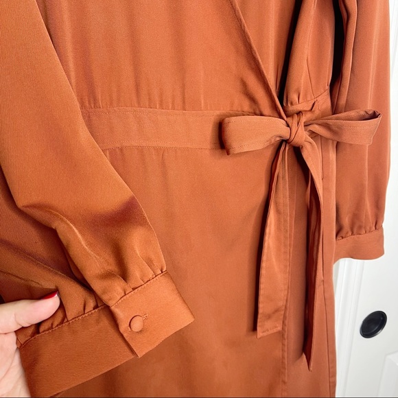 Who What Wear Balloon Sleeve V-Neck Wrap Dress - Picture 4 of 8